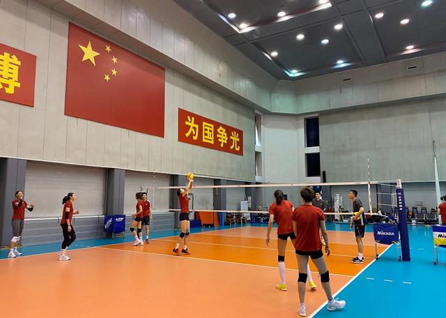 袁心玥将亮相！中国女排“朱袁张”组合，1人上学1人手术1人休息休闲区蓝鸢梦想 - Www.slyday.coM