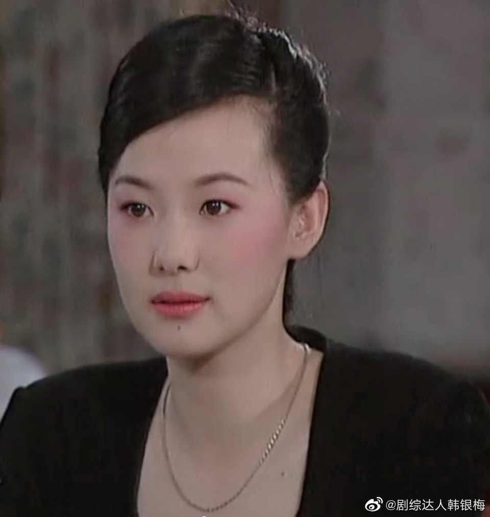 年轻时的咏梅太美了温柔优雅又有灵气