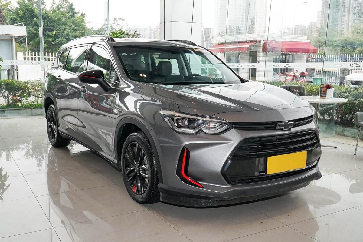 从1599万降至1299万轴距近2米8配大七座雪佛兰沃兰多耀享版