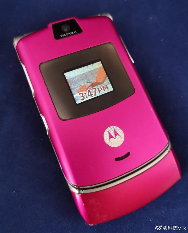 用过摩托罗拉手机的朋友应该对开机的hellomoto印象很深刻