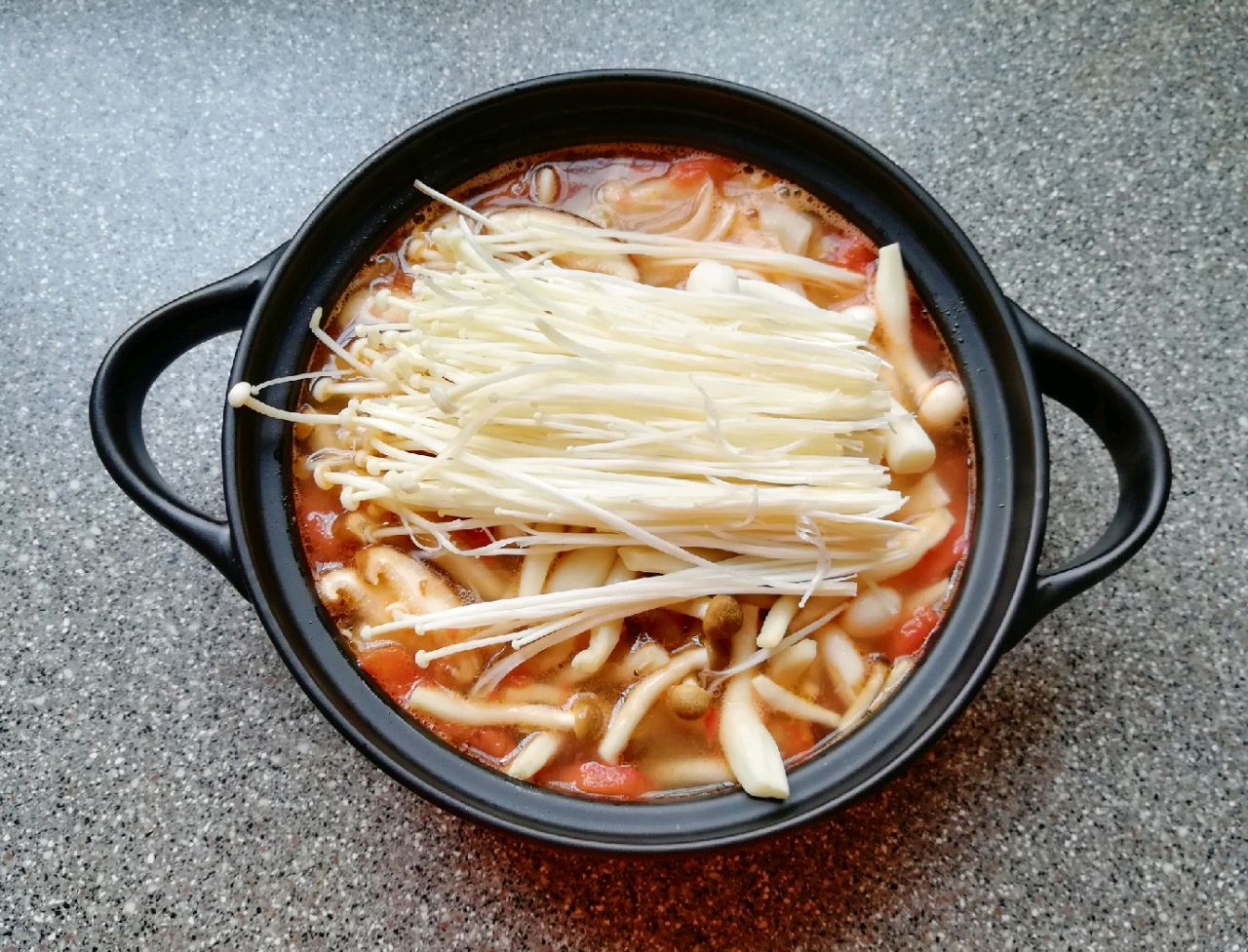 【烹饪小贴士】:1,西红柿要将皮去掉,不然会影响口感.