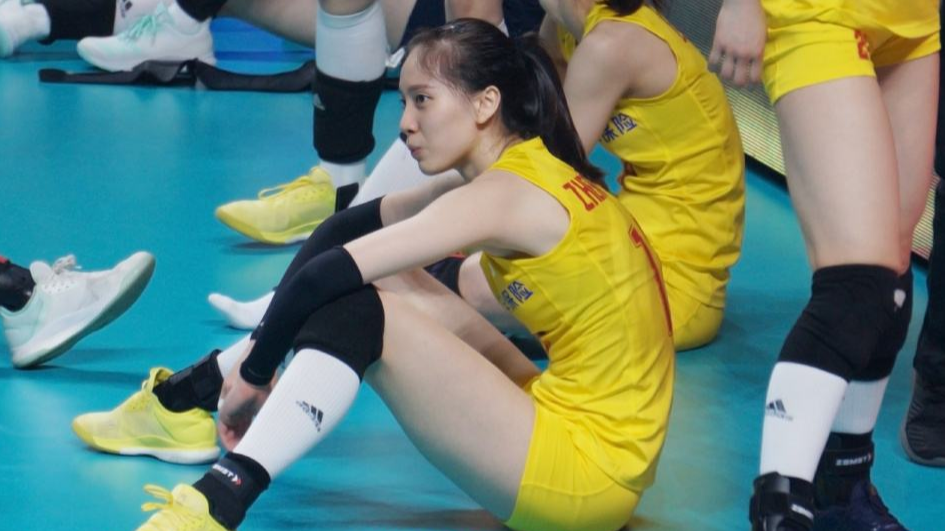 女排郑益昕5局斩获24分绝杀江苏女排