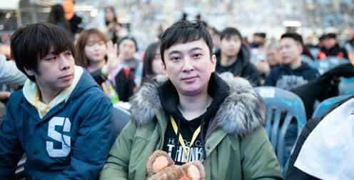 王思聪旗下公司债权被拍卖,宋祖德发文嘲讽：他是活该,天天炫富休闲区蓝鸢梦想 - Www.slyday.coM