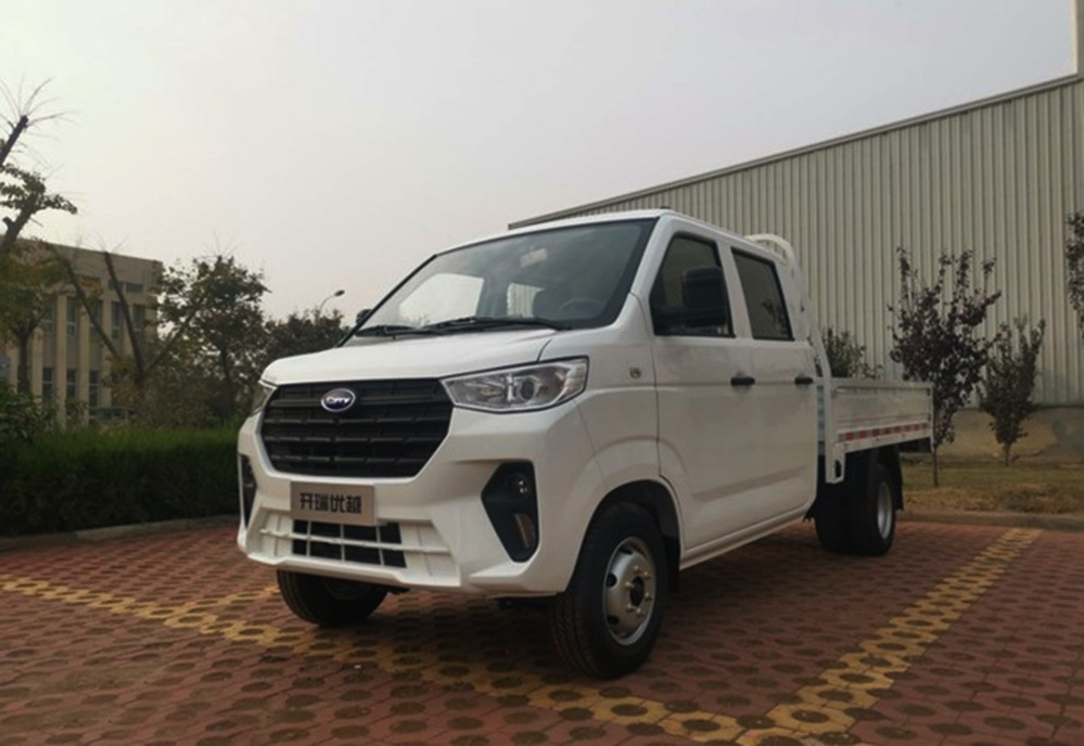 奇瑞新款6轮小货车外观很霸气轿车内饰悬浮大屏还有气囊