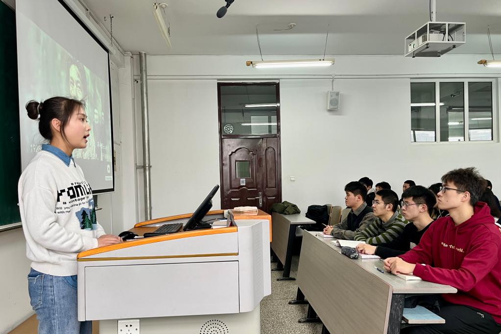 12月2日，东北林业大学学生吴柏霖进行分享。新华社记者 杨思琪 摄