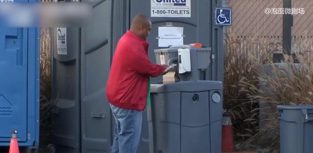 月薪一万买不起房 美国穷人只能睡在车上 住进停车场 纪录片 停车场 美国 新浪新闻