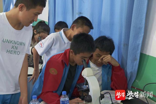 学生显微镜品牌排行_显微镜来啦!无锡这所高校助力支教学生开了门生物知识科普公益课