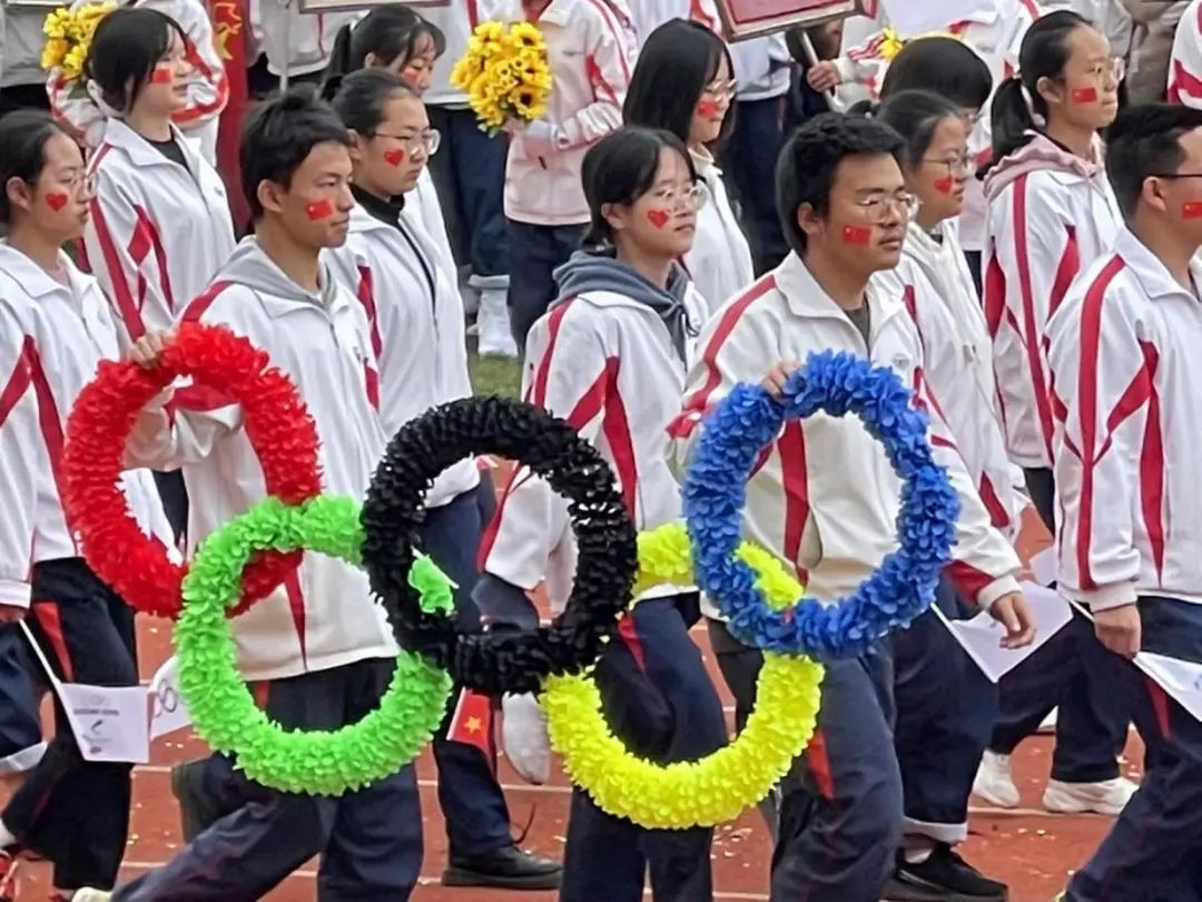 【fm101.7云岭叮铛小记者】昆明市官渡区第一中学第四十四届运动会