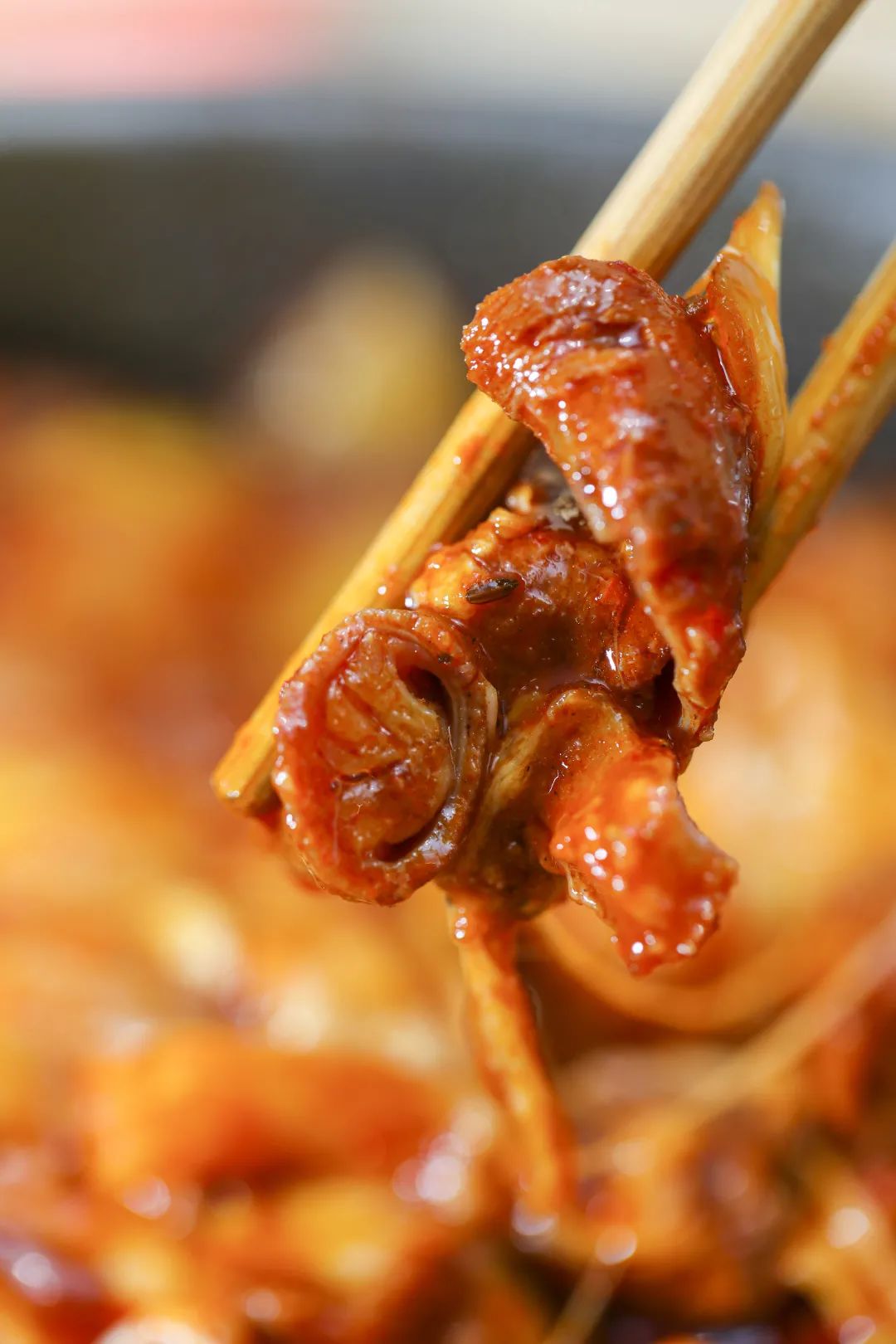 这家牛肠火锅竟然可以拉那么那么长的丝