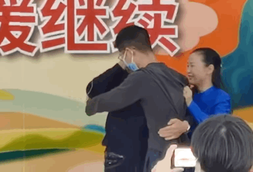 【羊晚政见】《失孤》《亲爱的》原型失散孩子陆续找回，团圆的背后是什么？休闲区蓝鸢梦想 - Www.slyday.coM