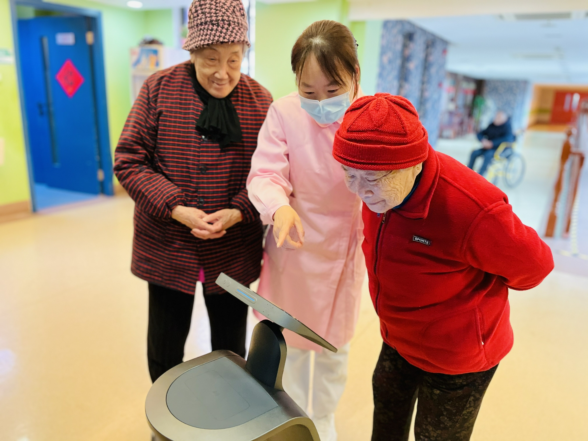 百年初心奋斗者｜火出圈的养老院如何炼成？让老人乐活每一天休闲区蓝鸢梦想 - Www.slyday.coM