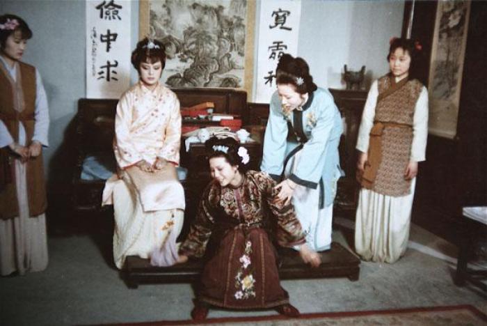 探春对庶出的身份有多敏感?这三件小事里,藏着她最大的隐痛休闲区蓝鸢梦想 - Www.slyday.coM 探春对庶出的身份有多敏感?这三件小事里,藏着她最大的隐痛休闲区蓝鸢梦想 - Www.slyday.coM