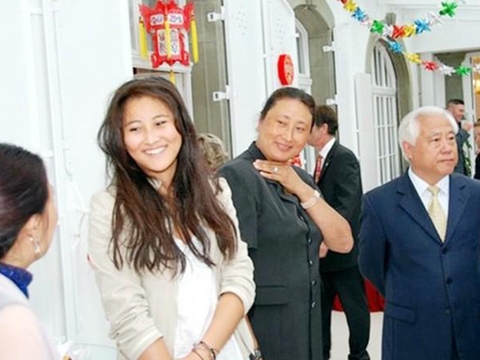前女排队长退役后：选择远走他乡，在联合国做任职|张建国|杨锡兰|女排_新浪新闻