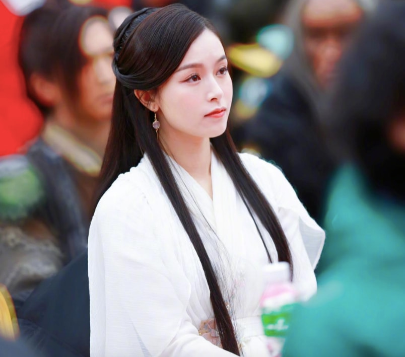 新版《仙剑奇侠传》被吐槽，赵灵儿阿奴无灵气，服装红配绿太老土休闲区蓝鸢梦想 - Www.slyday.coM