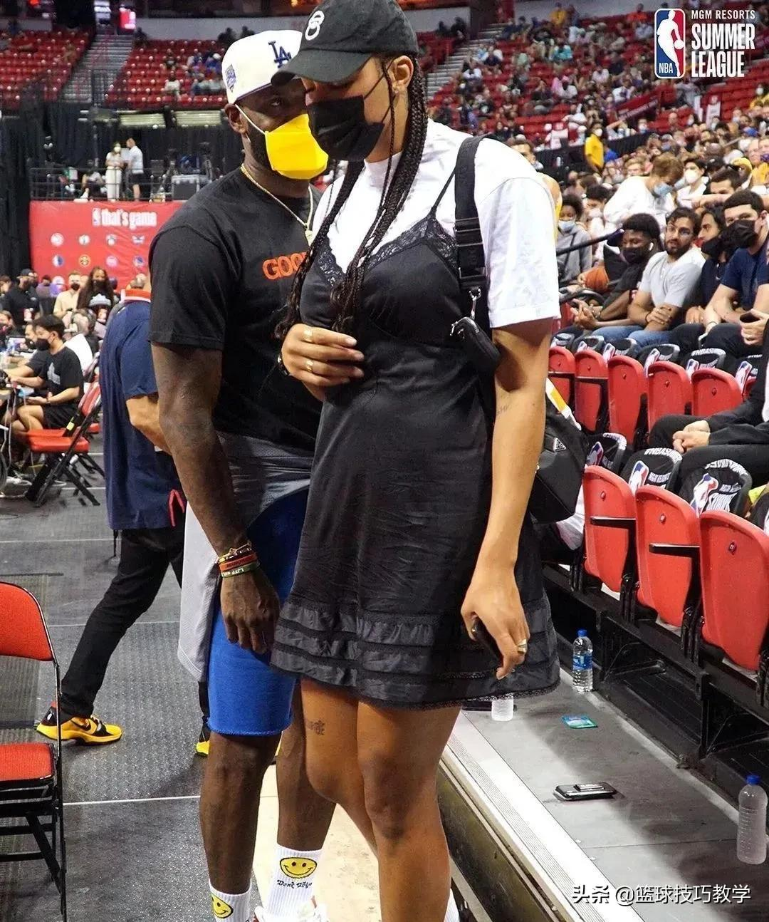 世界级女中锋坎贝奇退出国家队!进军成人网站!