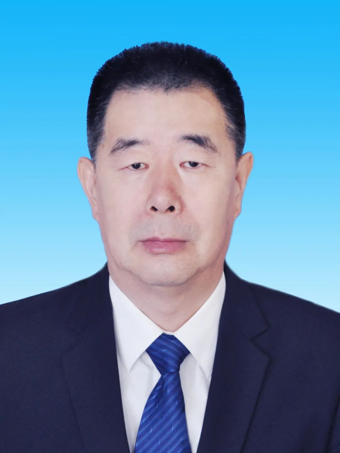 周济生,男,汉族,1963年2月生,内蒙古土左旗人,内蒙古财经大学金融专业