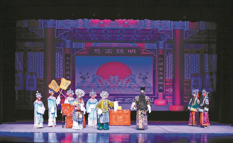 粤剧《活捉张三郎》,京剧《锁麟囊-朱楼》《收关胜》,黄梅