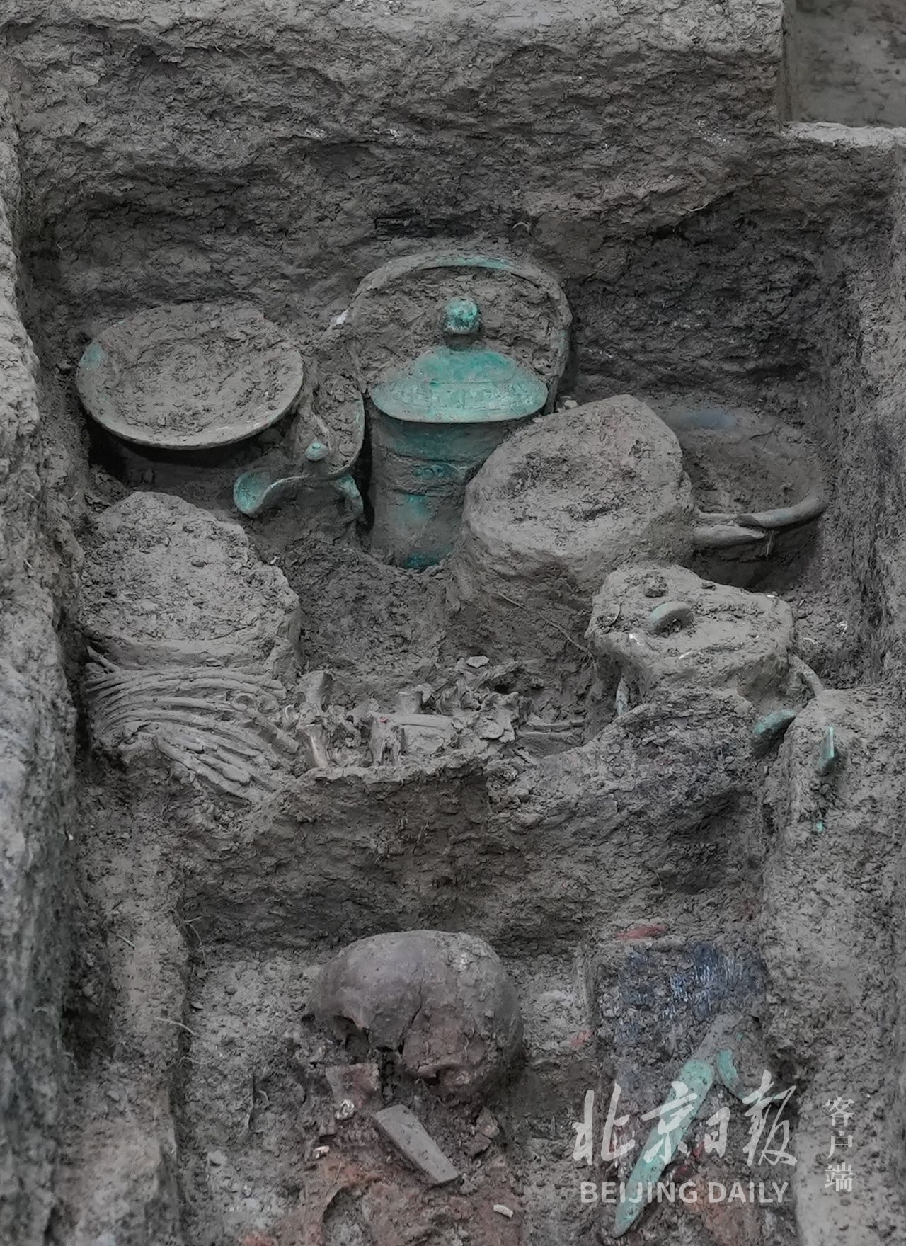 北京考古曝重大发现3000年西周大墓下葬时曾犯错