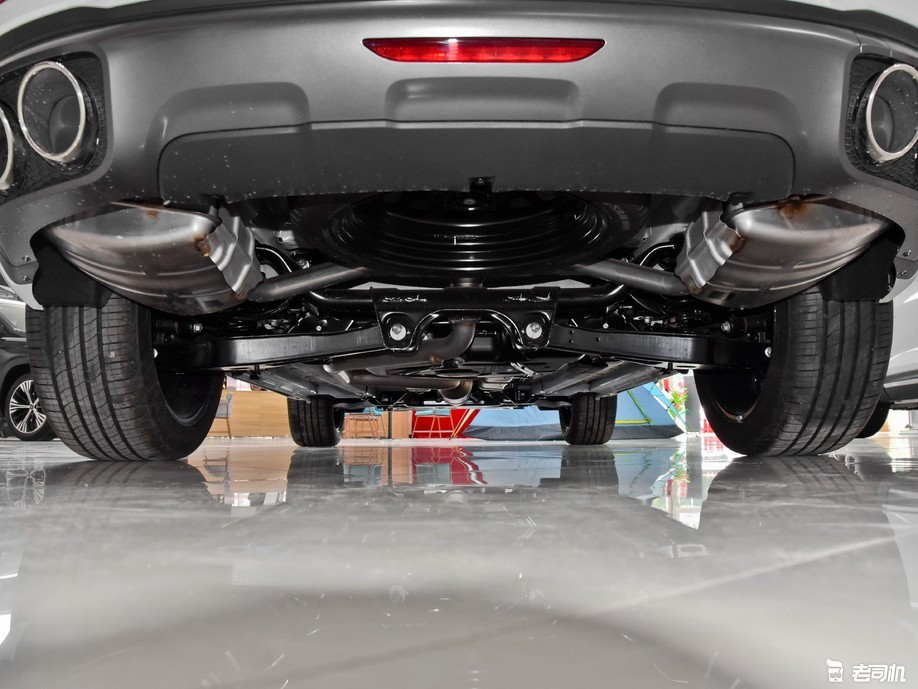 储物空间深得国人之心小哥带你一起看捷途x70plus