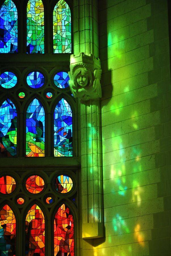 建了140年，全世界最伟大的＂烂尾楼＂封顶！高迪设计，横跨三个世纪！网友惊呼：有生之年！休闲区蓝鸢梦想 - Www.slyday.coM