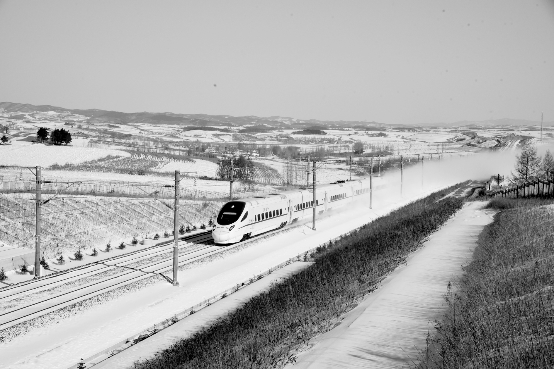 中国最抗冻高铁湘西最美高铁正式开通运营