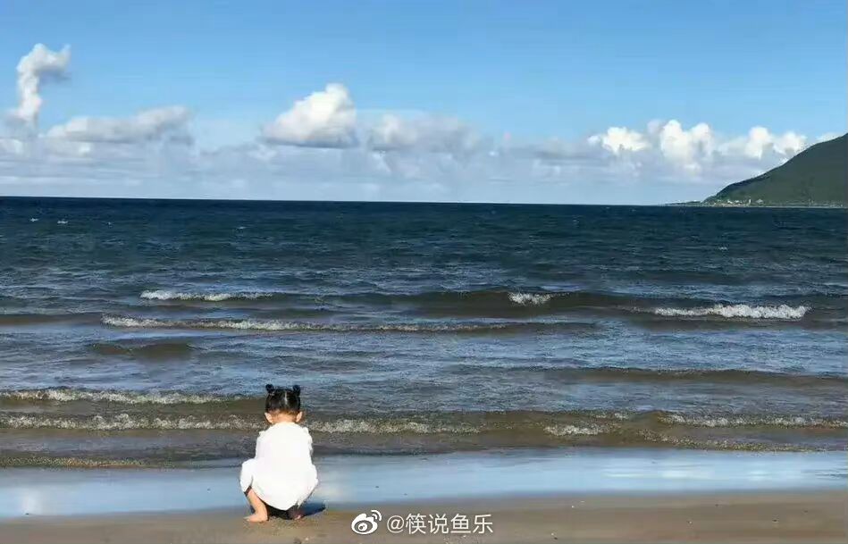 汪小菲离婚后晒女儿旧照表白想你我的宝宝父女俩长得一模一样