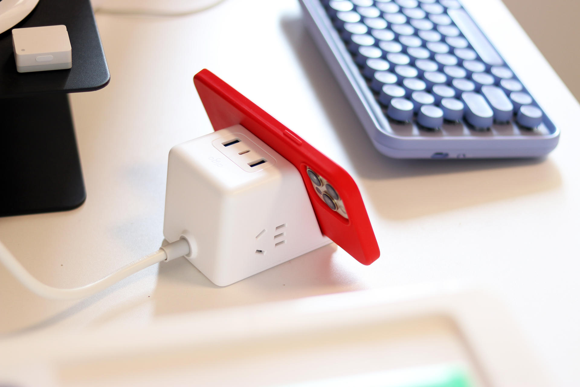 20wpd快充无线充电aigo小魔方充电插座桌面神器