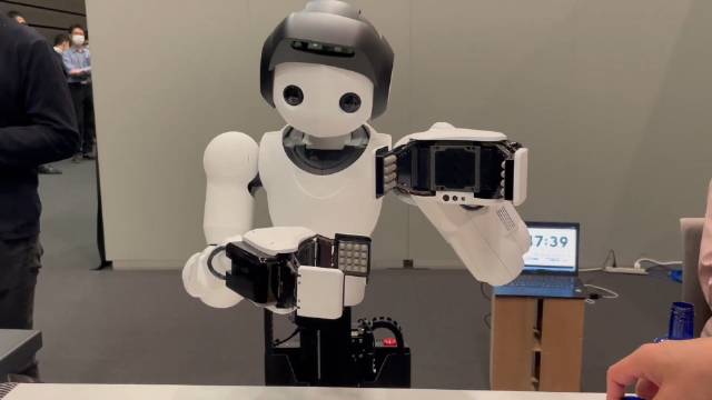来自sony刚发布的人型机器人