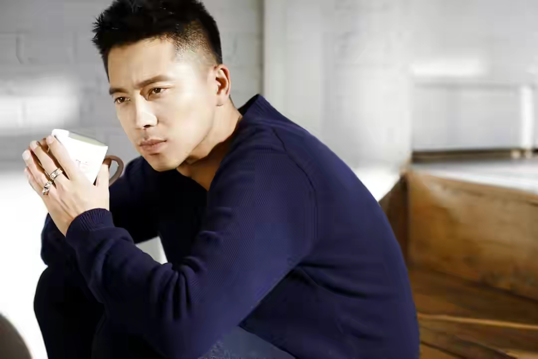 那天车里放了首曲子《今天我要嫁给你》,王雷趁着这个意境,鼓起勇气跟