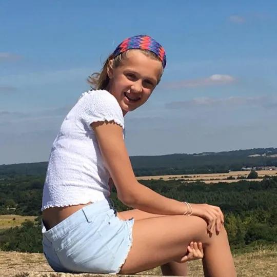 玩漂流附赠鳄鱼口惊险求生体验，18岁少女差点被咬断腿休闲区蓝鸢梦想 - Www.slyday.coM