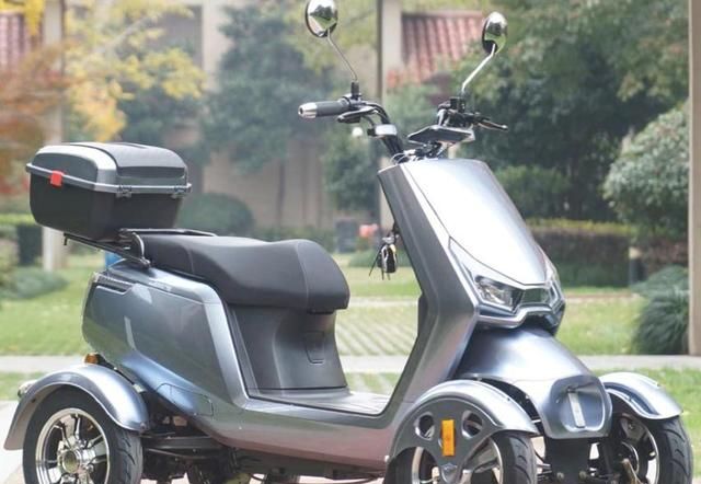 神牛四轮老年代步车评测搭载1000w电机爬坡力强骑行更平稳