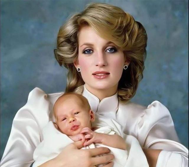 有一种时髦,叫审美超前的戴安娜,多年后发现：“穿衣不如她潮”休闲区蓝鸢梦想 - Www.slyday.coM