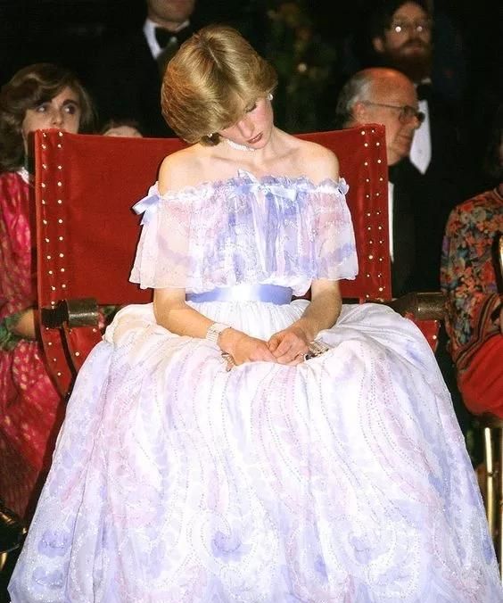 有一种时髦,叫审美超前的戴安娜,多年后发现：“穿衣不如她潮”休闲区蓝鸢梦想 - Www.slyday.coM