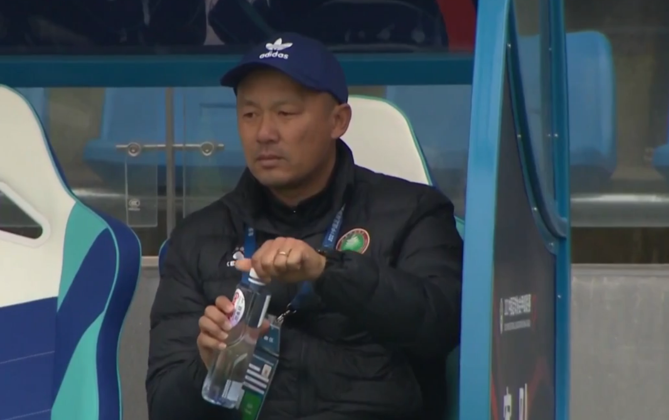 淄博蹴鞠首发:12-顾俊杰,5-吾提库尔-艾山,25-李晨光,35-孙晓彬(u23)