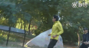 66岁发哥带队爬山，带刘嘉玲22公里，果然运动才是最有效的美容！休闲区蓝鸢梦想 - Www.slyday.coM