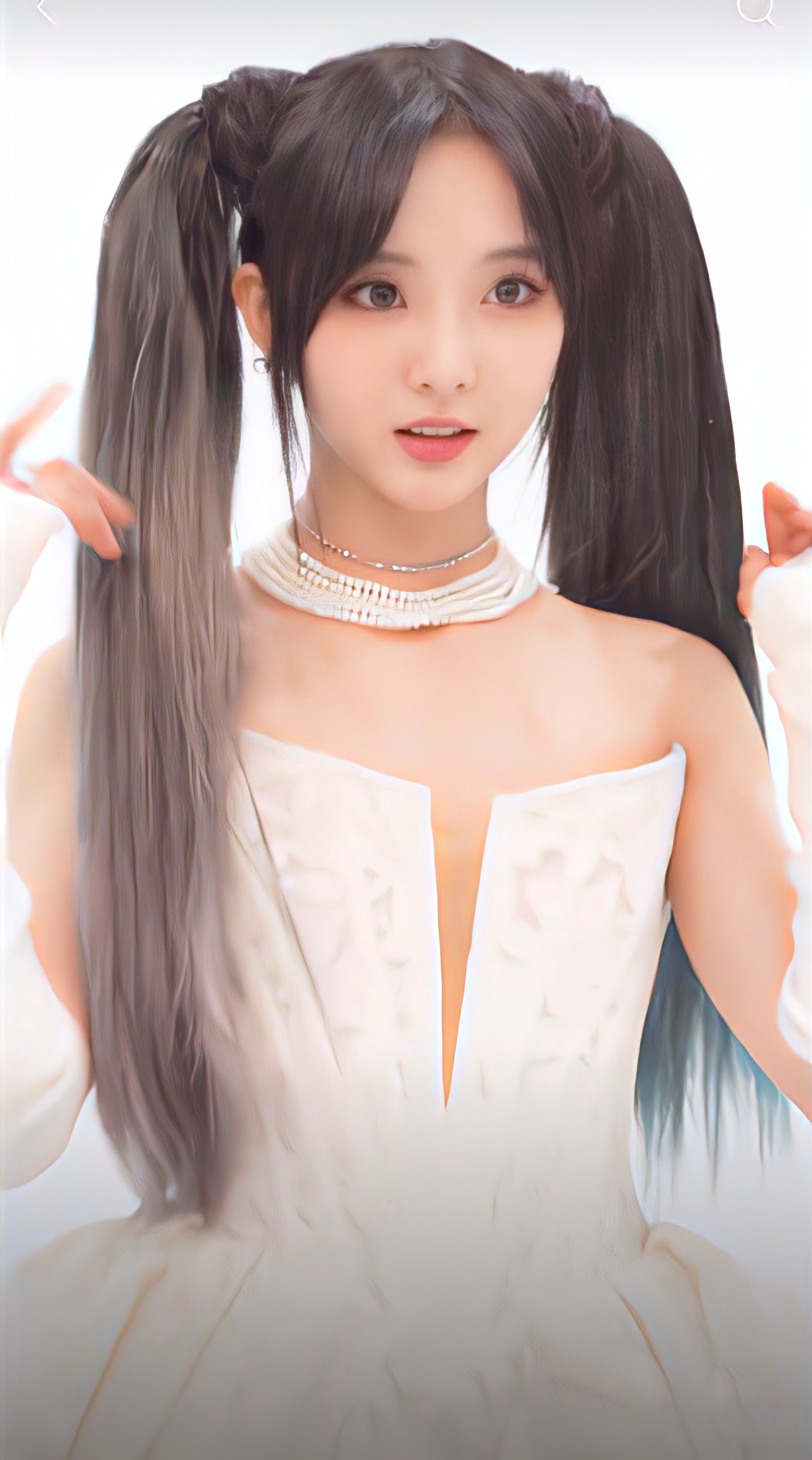 郑乃馨2060最新海报释出 双马尾 白色蓬蓬裙 未来感