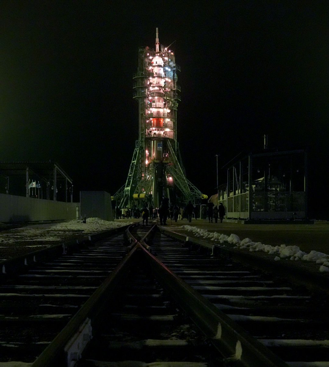 前泽友作称，他的梦想就要成真了，从现在开始将不能使用手机了……休闲区蓝鸢梦想 - Www.slyday.coM