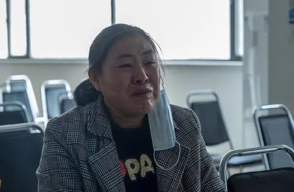 女儿丢失12年，这对夫妻把手机店改名为“寻女手机店”休闲区蓝鸢梦想 - Www.slyday.coM