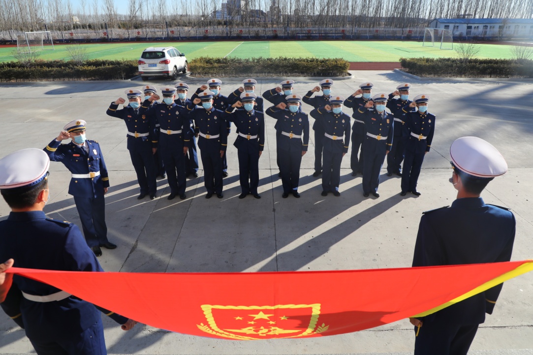 五大连池市消防救援突击队奋战疫情防控一线