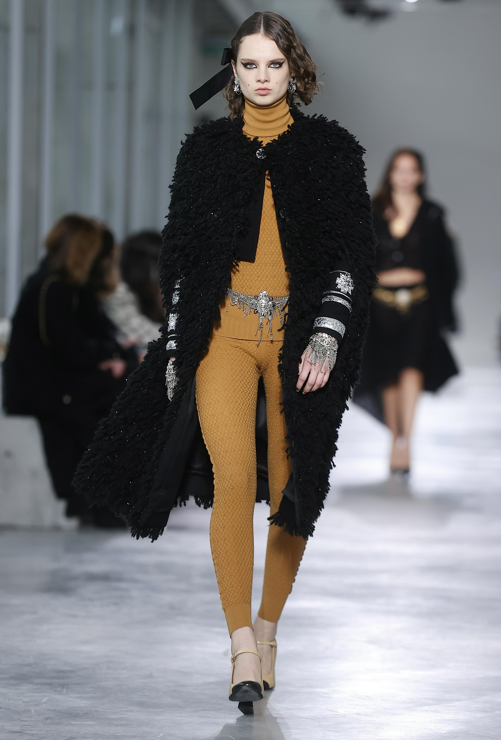 香奈儿2021/22高级手工坊系列时装秀|香奈儿_新浪新闻