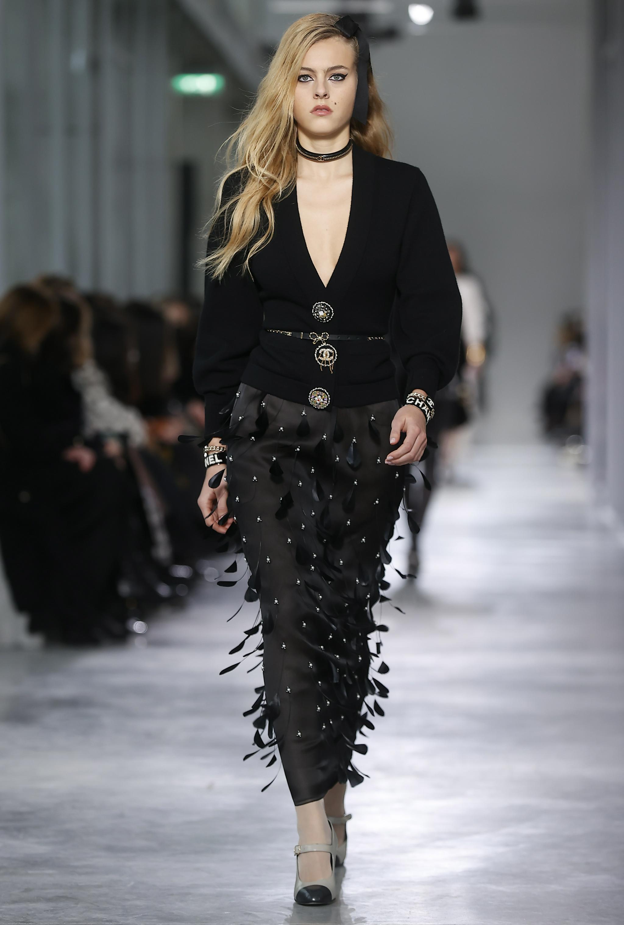 香奈儿2021/22高级手工坊系列时装秀|香奈儿_新浪新闻