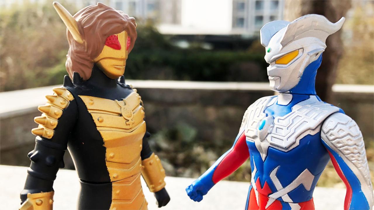 奥特曼巴巴鲁星人变身迪迦奥特曼对战赛罗奥特曼