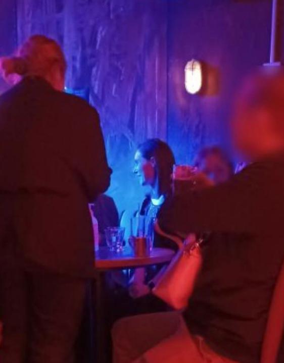 芬兰总理成新冠密接后继续夜店狂欢，称没看到自我隔离通知休闲区蓝鸢梦想 - Www.slyday.coM