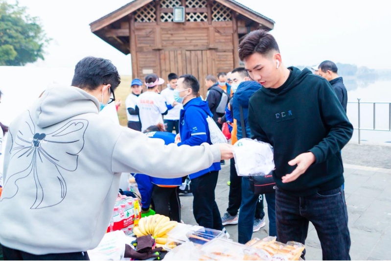 (活动现场准备的爱心早餐,邦泰提供,央广网发)