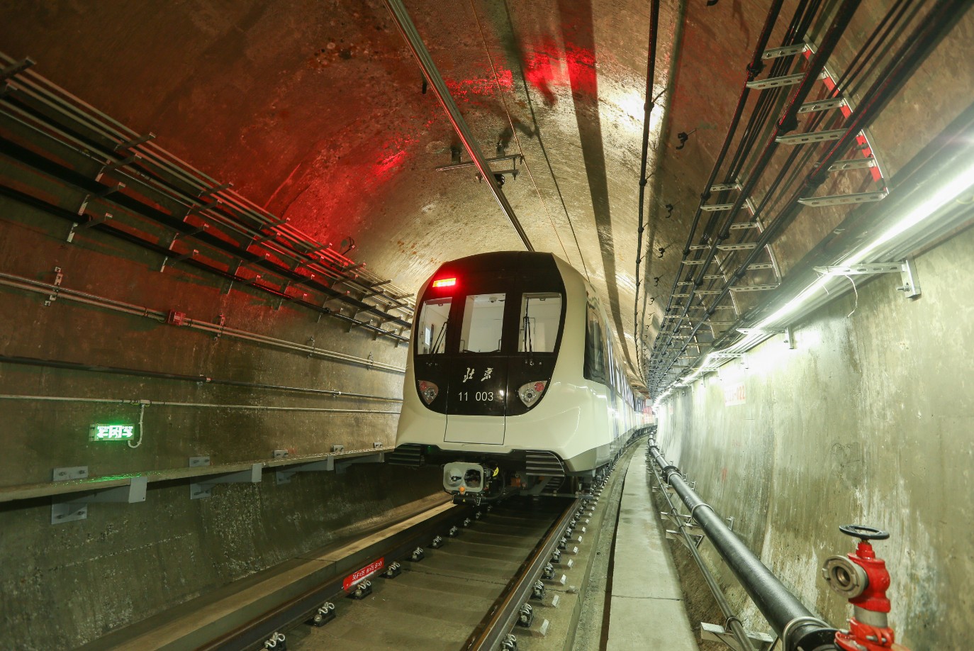 北京地铁11号线西段平稳跑图将于年底开通试运营