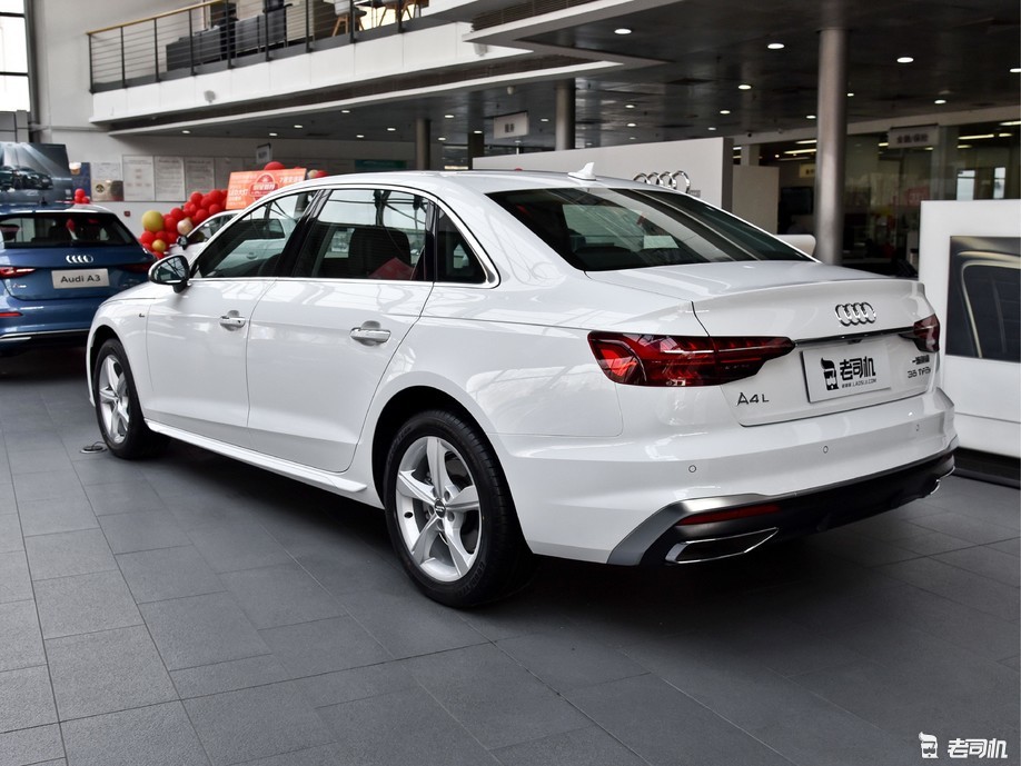 “正经”的样子倍有魅力 小哥带你一起看奥迪A4L休闲区蓝鸢梦想 - Www.slyday.coM