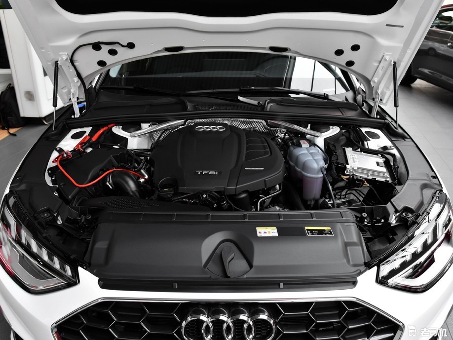 “正经”的样子倍有魅力 小哥带你一起看奥迪A4L休闲区蓝鸢梦想 - Www.slyday.coM