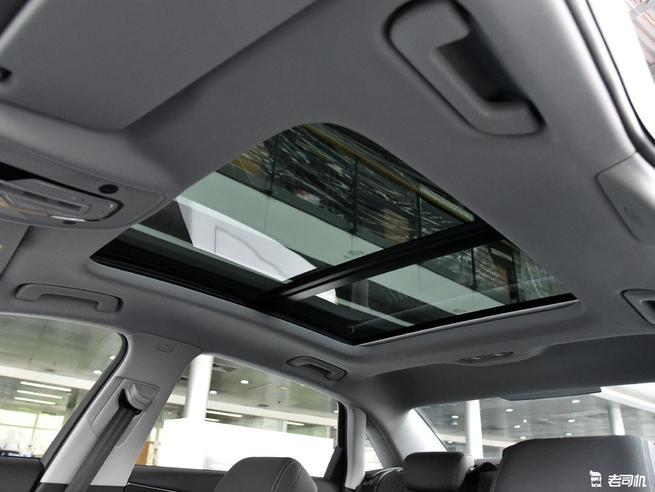 “正经”的样子倍有魅力 小哥带你一起看奥迪A4L休闲区蓝鸢梦想 - Www.slyday.coM