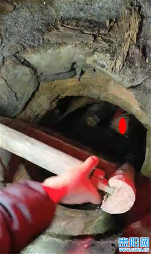 遵义一6岁男孩失联9小时，民警在废弃民房的地窑里找到休闲区蓝鸢梦想 - Www.slyday.coM