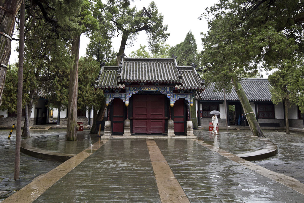 去孔府看什么?正门、二门、重光门、对联、照壁、阁老凳__财经头条